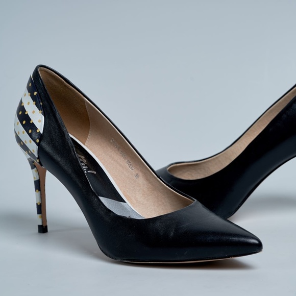 NWT Black matte Leather pumps - Picture 1 of 6